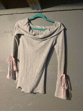SHEIN Light Gray Off-Shoulder Ribbed romper with Pink Ribbon Cuffs